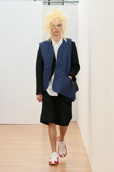 Look 19